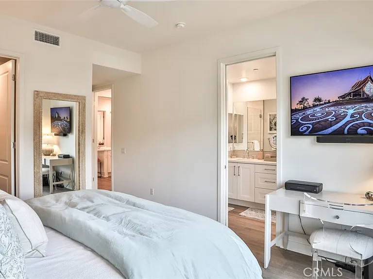 3319 Doheny Way — Photo 32