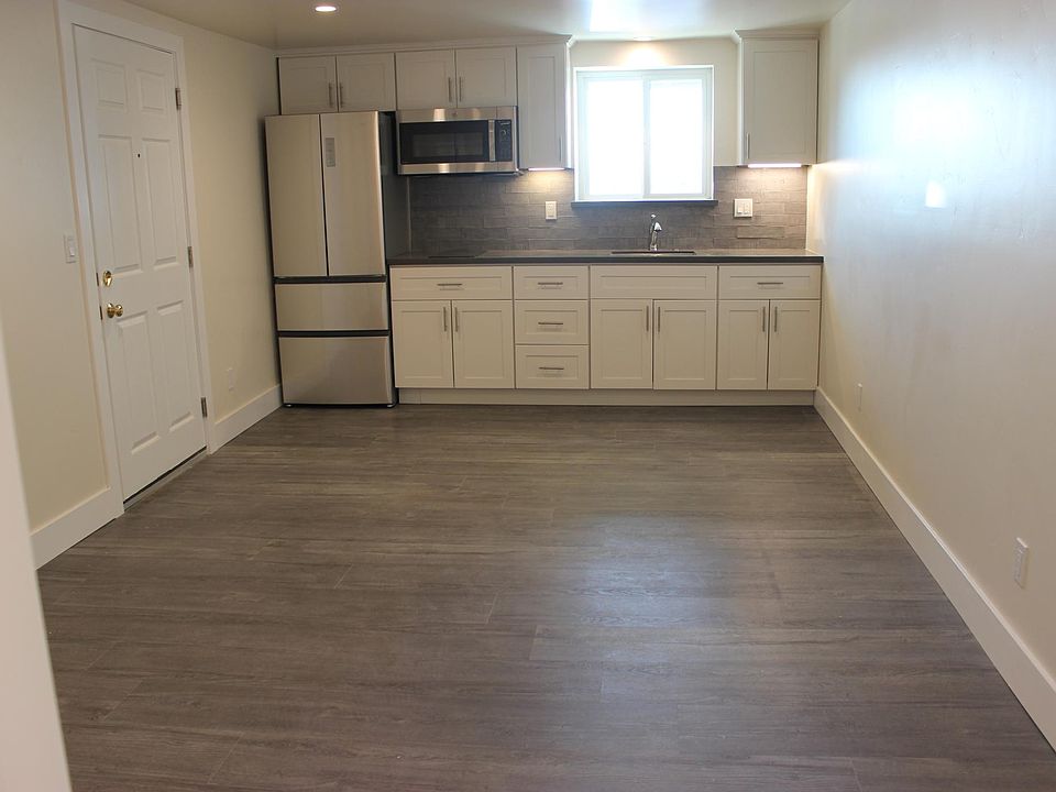 1st image of 473 Baden Ave #9