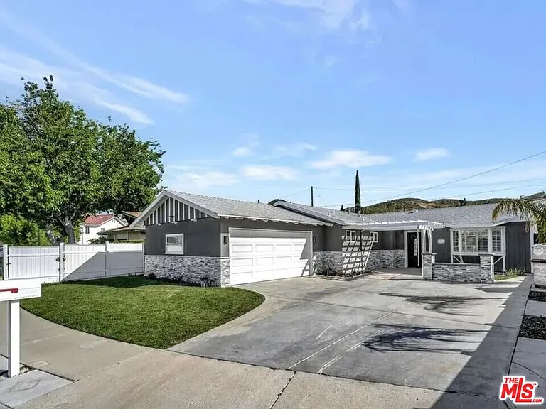 28040 Ermine Pl — Photo 41