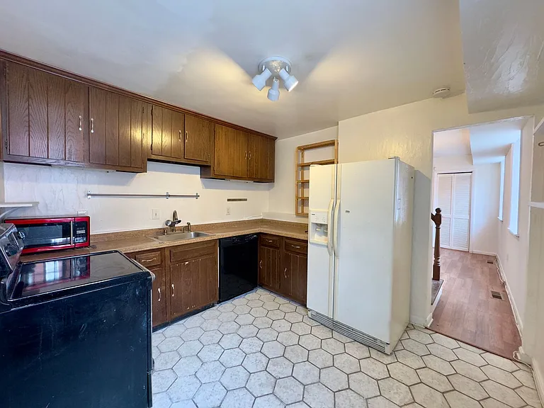 678 Melvin Dr — Photo 5