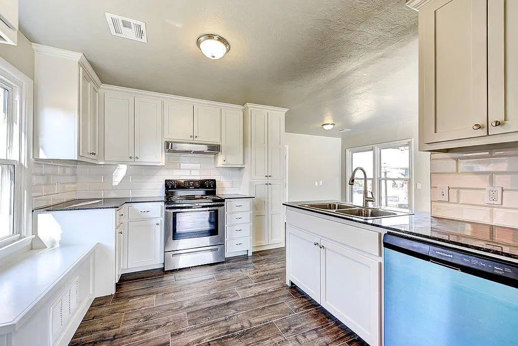 2 bed, 1450 sqft, $1,650 — Photo 2