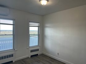 87 Winthrop Shore Drive Apartments