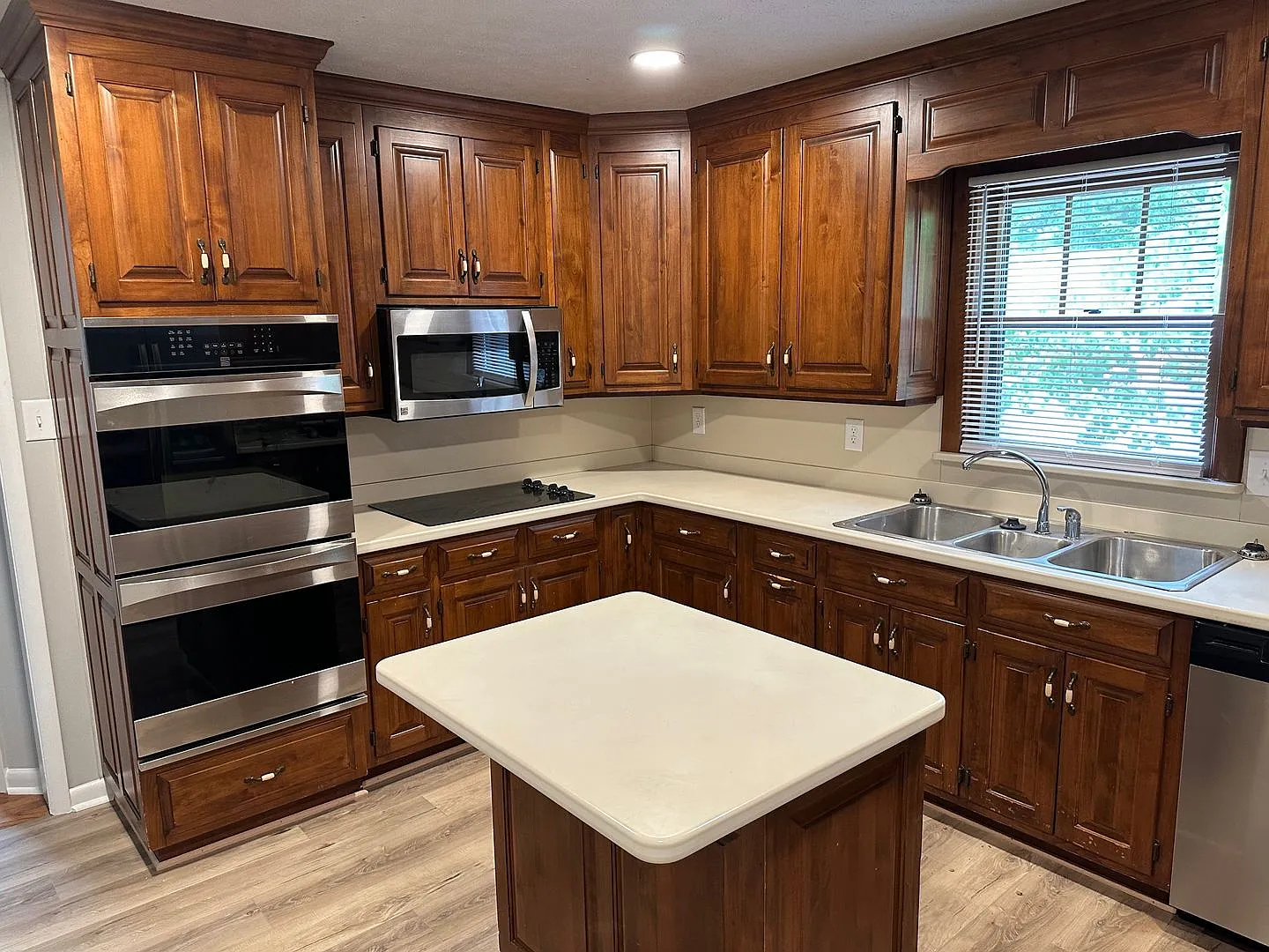 Five Bedroom Home Near UGA — Photo 3