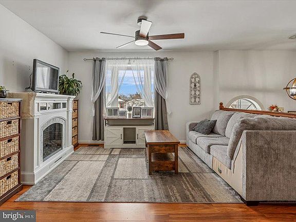 3rd image of 33 Musket Ct
