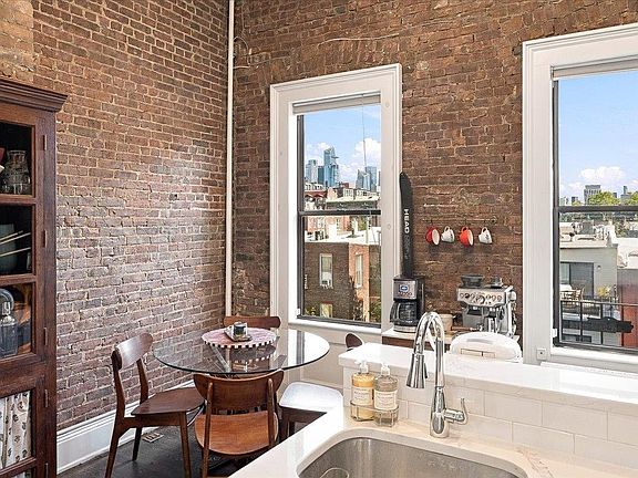 4th image of 929 Garden St APT 5L