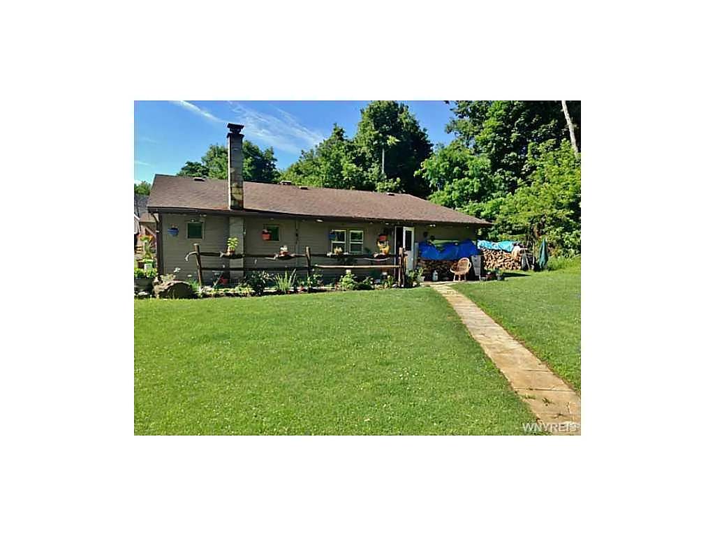 3904 Youngstown Rd photo 1