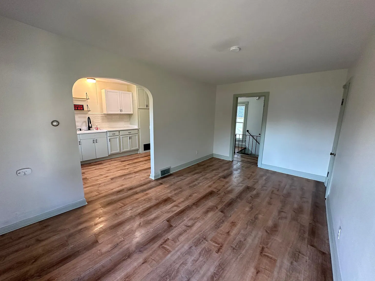 1 bed, 700 sqft, $1,200 — Photo 4