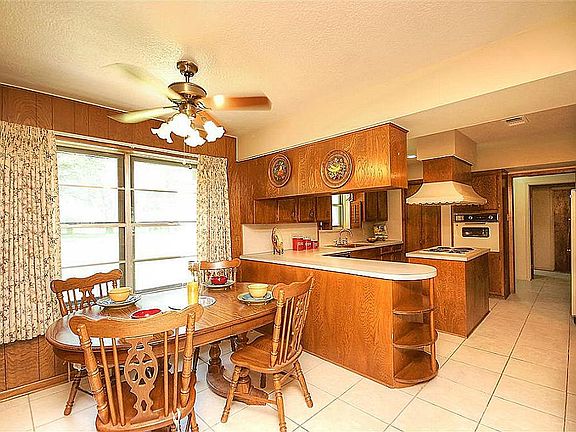 4th image of 3408 Shadycrest Dr