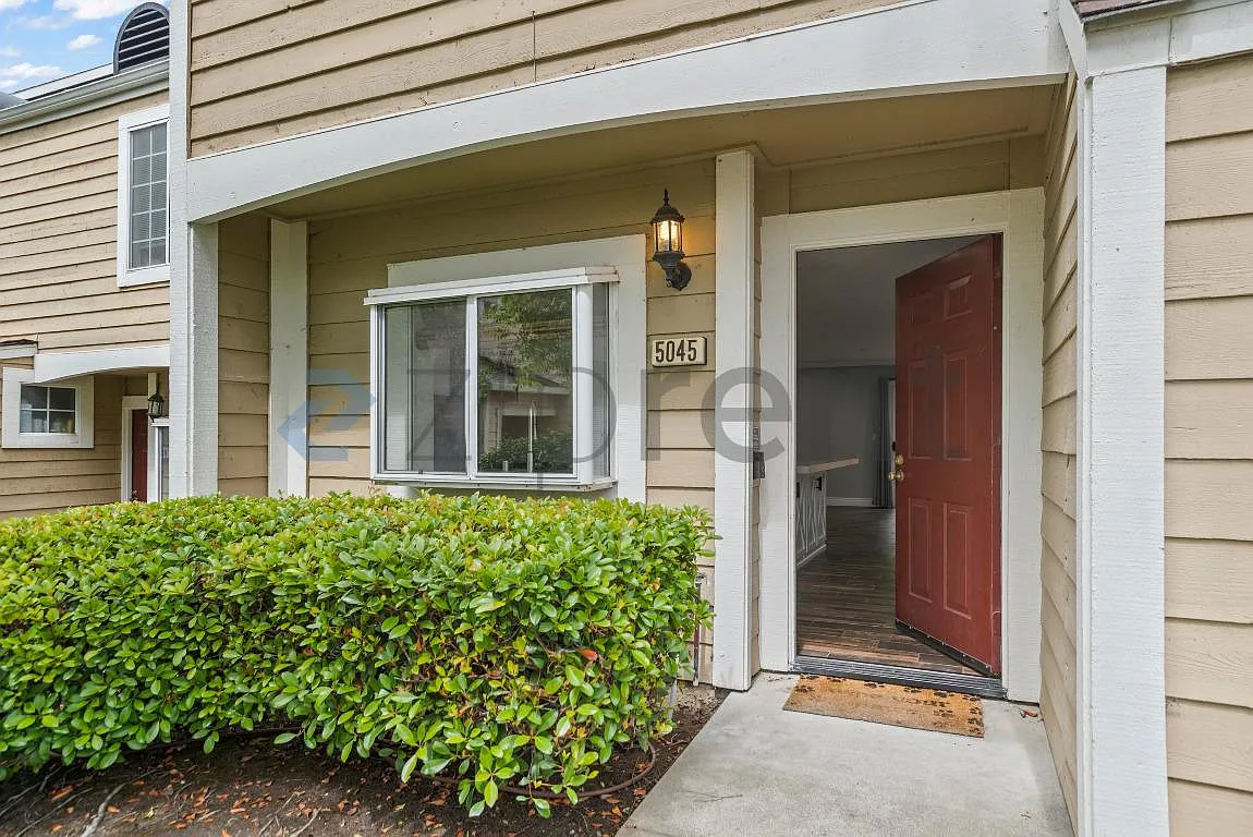 Building Photo - 5045 Hiller Ln