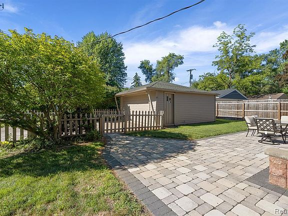 3rd image of 103 Charlotte Ave