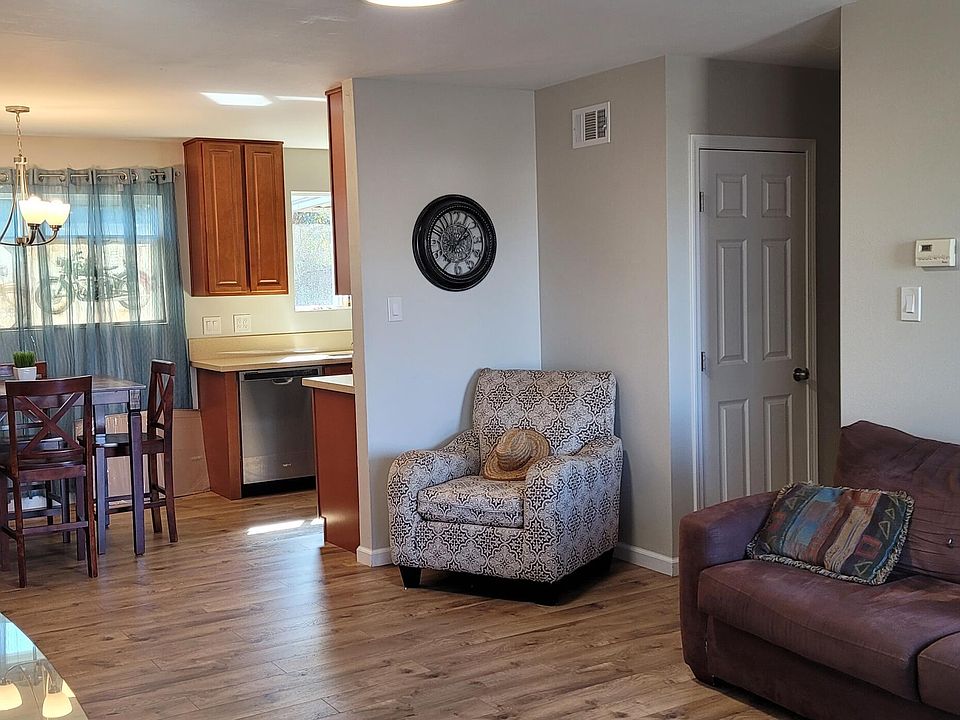 2nd image of 1414 N Smith Dr