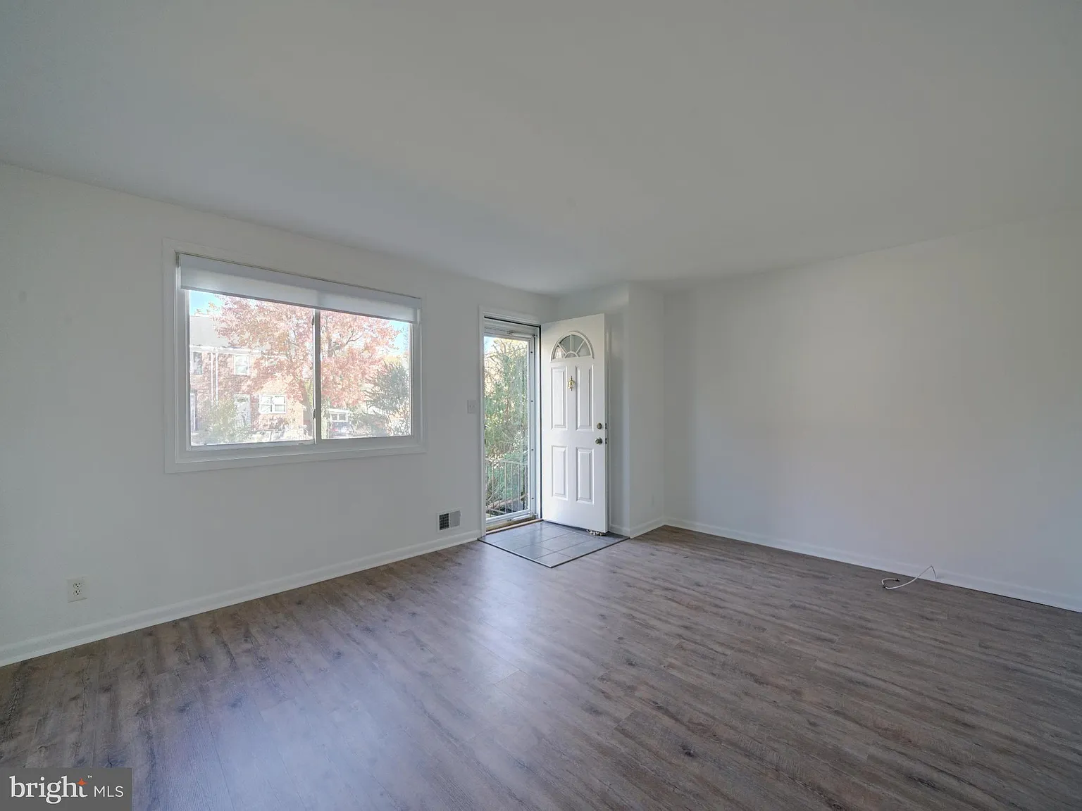 3 bed, 1.5 bath, 1520 sqft, $2,000 — Photo 4