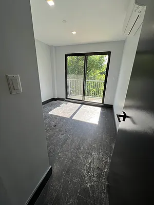 Rented by Delmark Realty LLC | media 30