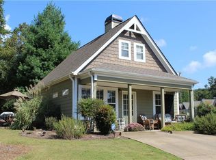 196 Lakeside Dr, Waleska, GA