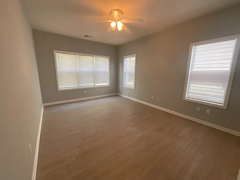 14 Essex Ct #A — Photo 9