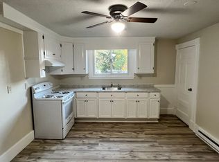 114 Hampden St #2B-1BA, Chicopee, MA 01013