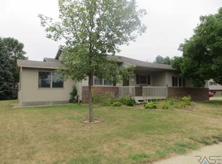 5705 W Silver Valley Dr, Sioux Falls, SD 57106
