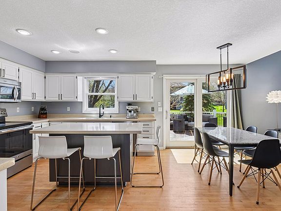 5th image of 8135 Long Meadow Point