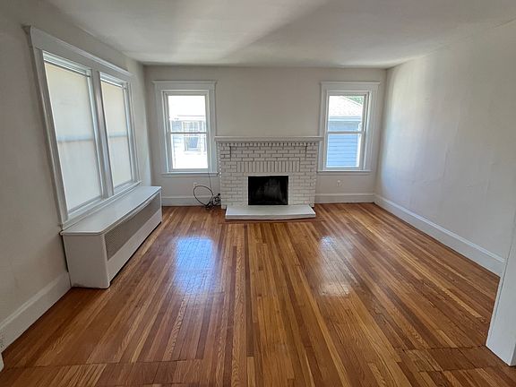 4th image of 14 Hammondswood Rd #2