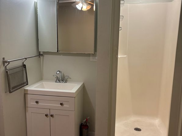 806 Thomas St APT E3
