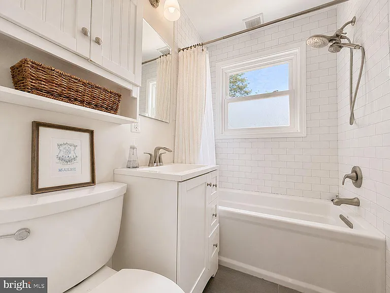 609 S Henry St — Photo 17
