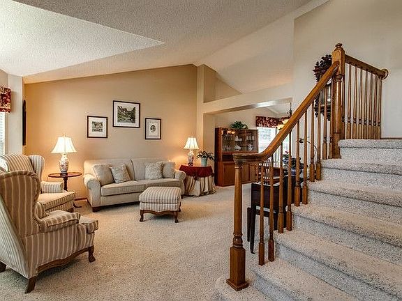 Entry and livingroom