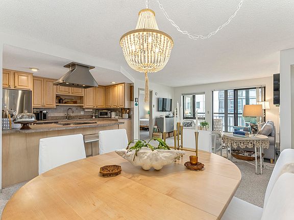 4th image of 205 E Grand Avenue #5B