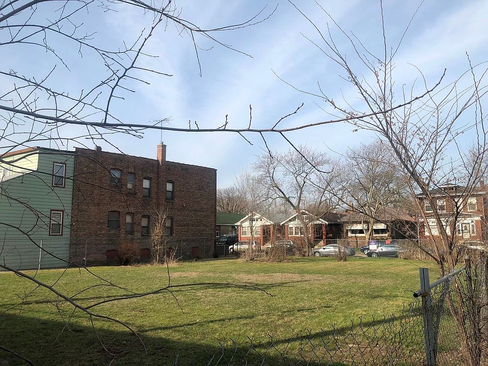 2nd image of 7201 S Ridgeland Ave