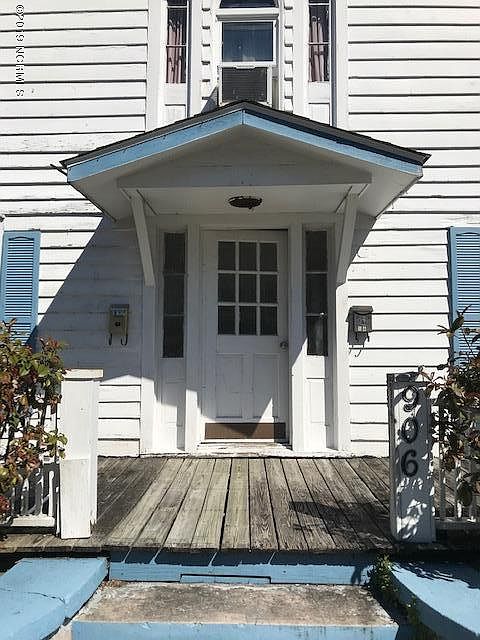 1st image of 906 Bridges St APT 1B