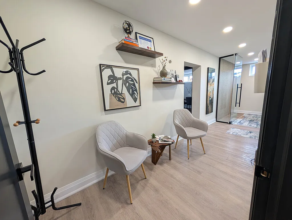 174 Eastchester Ave — Photo 3