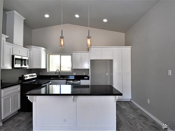5th image of 11801 Gila St