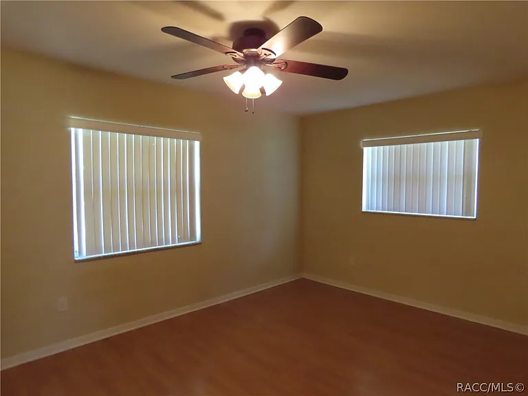 6633 E Holly St — Photo 9