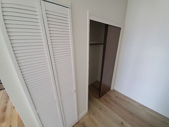5th image of 212 E St #B981031e6