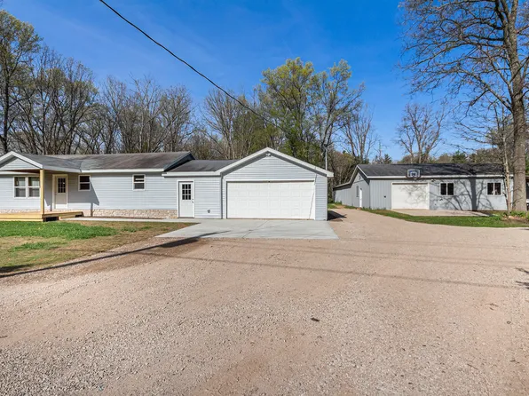 1221 220th Ave, Morley, MI 49336