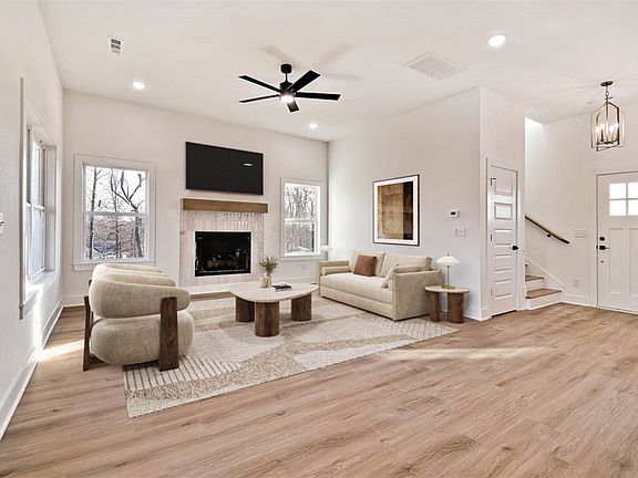 2nd image of 20 Kiswick Dr