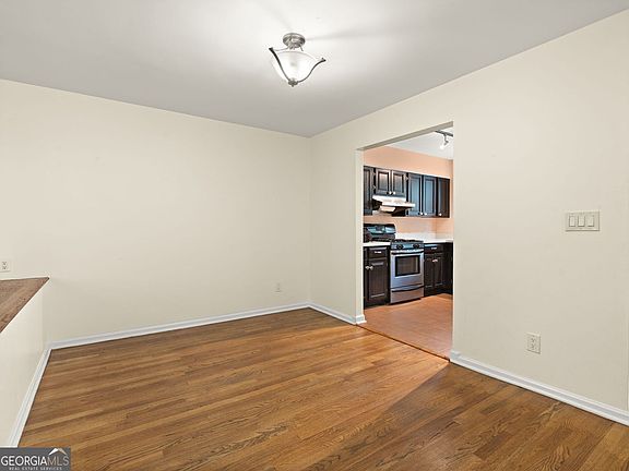 5th image of 206 6th St NE #206