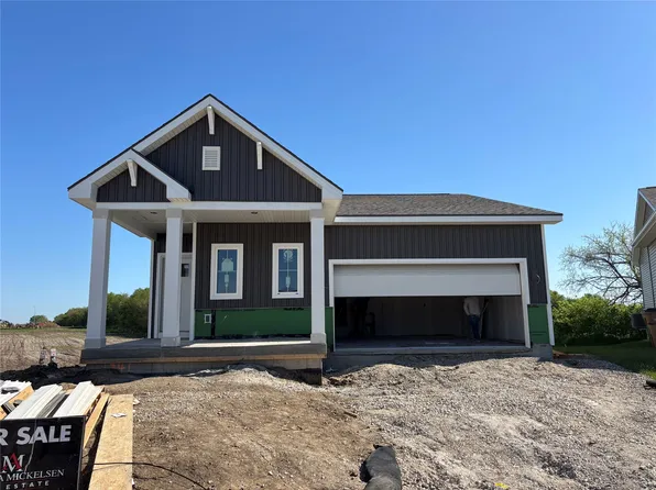 1841 Gordon Ct, Norwalk, IA 50211