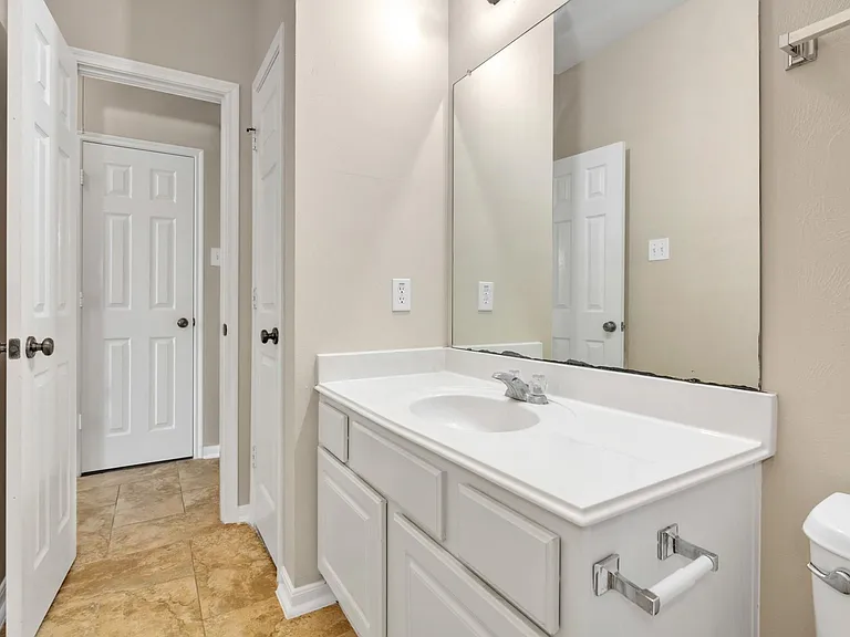 2002 Monarch Hollow Ln — Photo 35