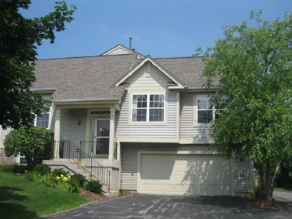 18606 W Sterling Ct, Grayslake, IL 60030