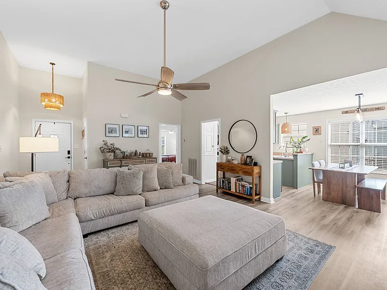 1092 Bobcat Dr — Photo 6