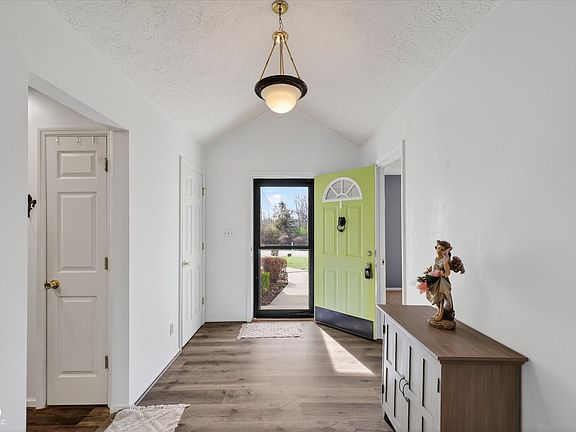 4th image of 1814 Sandalwood Dr