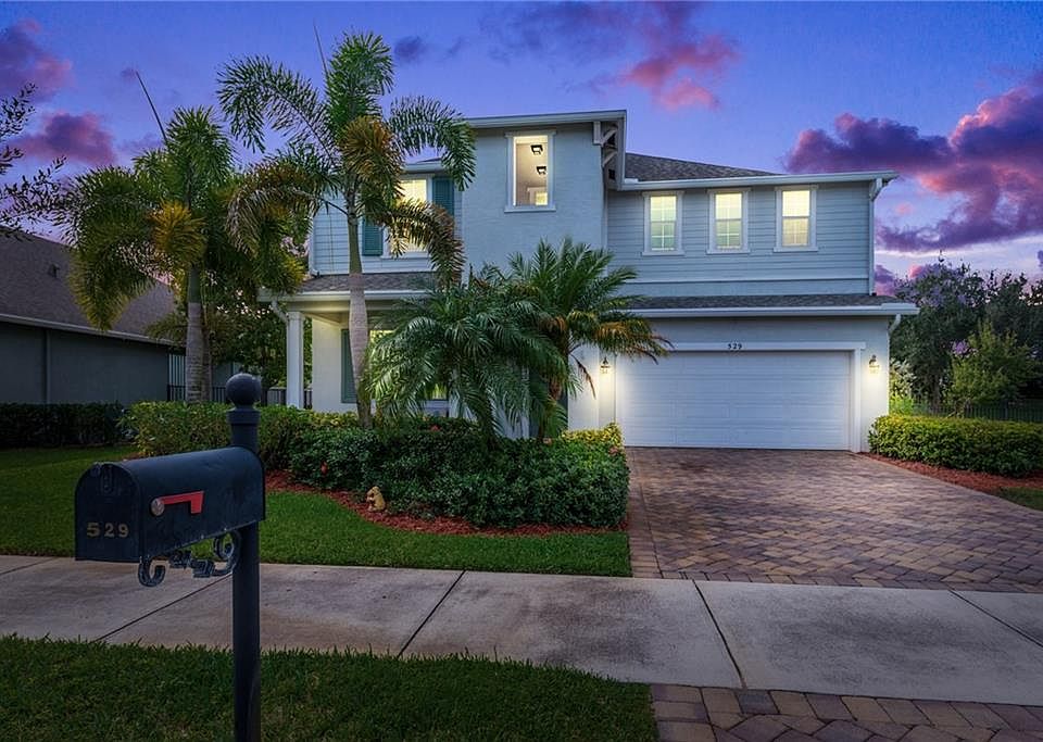 1st image of 529 SW Sun Cir