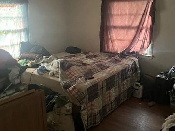5th image of 410 Crosby Cir