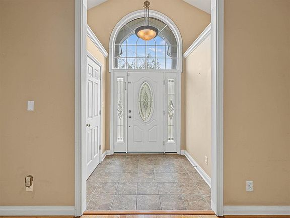 3rd image of 3878 Pine Lake Ct