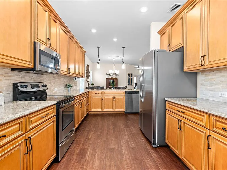 7916 SW 80th Dr — Photo 14