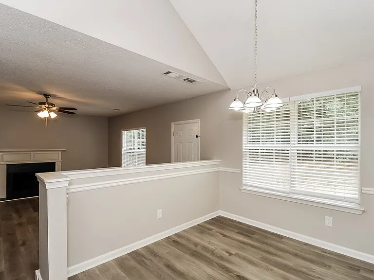 202 Goldleaf Dr — Photo 8