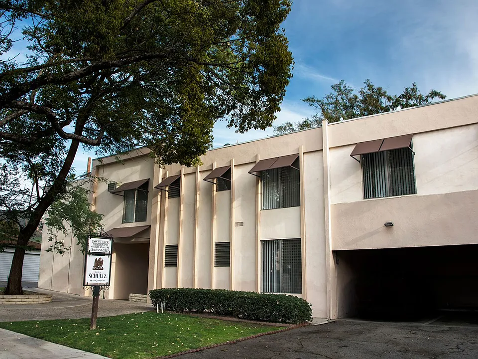 1066 Spazier Ave