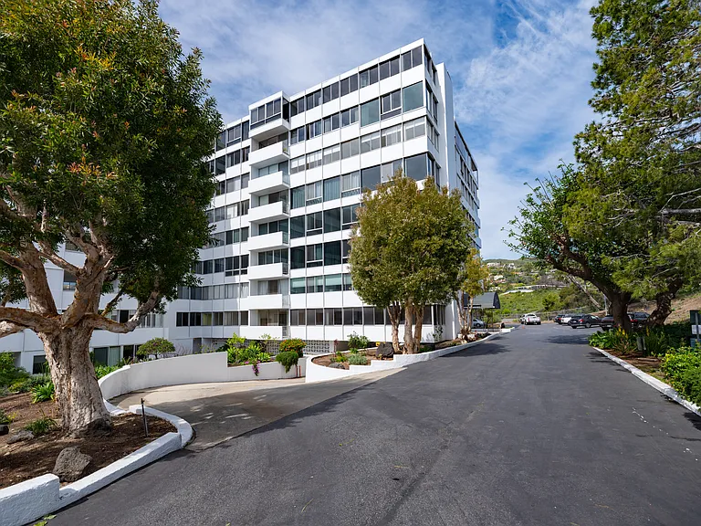 17352 W Sunset Blvd #304 — Photo 23