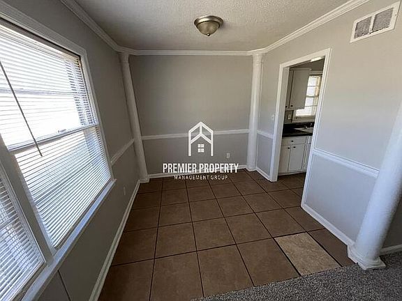 5th image of 1454 Winfield Ave