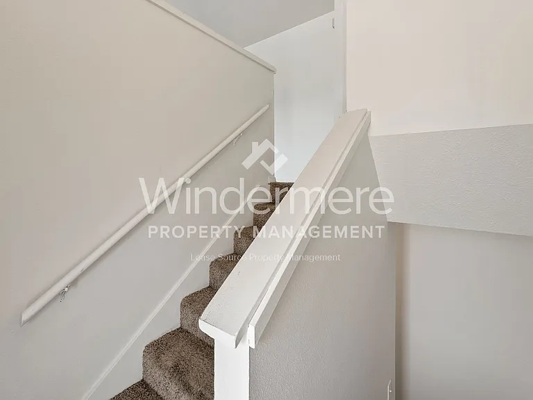 1017 S Robie Rd — Photo 3